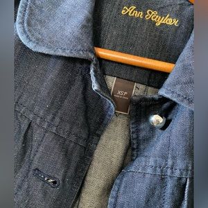 Anne Taylor denim feminine cropped jacket size Petite XS